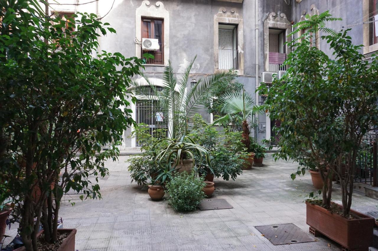 Elegante Appartamento Centro Storico Catânia Exterior foto
